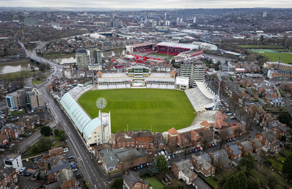 Grad Notingem: Stadion za kriket Trent Bridž, stadion Foresta Siti Graund i, s druge obale rijeke Trent, stadion Nots Kauntija Medou Lejn(Guliver / EveryxSecondxMediax)