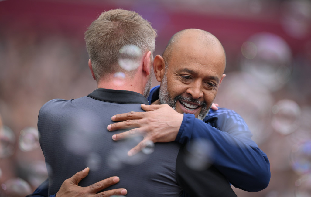 Srdačan pozdrav Potera i Nuna (foto: Guliver/IMAGO/Colorsport) Srdačan pozdrav Potera i Nuna (foto: Guliver/IMAGO/Colorsport)