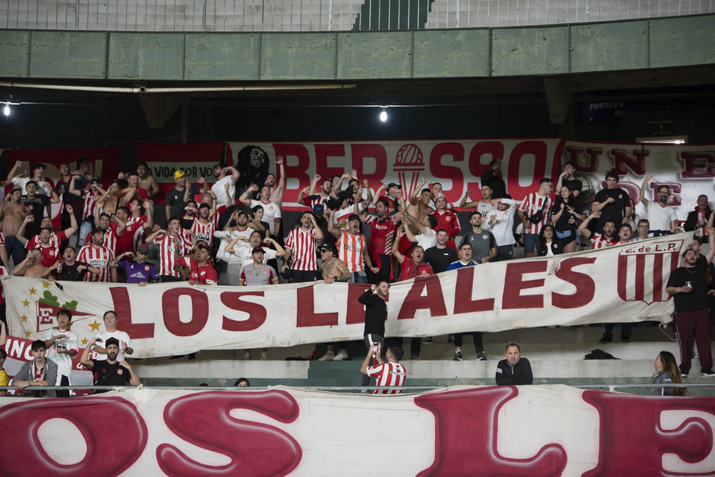 Navijači Estudijantesa Guliver/DuxCaneppelex