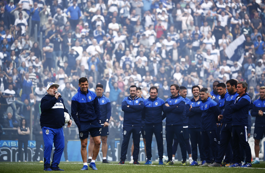 Dijego Maradona dok je vodio Gimnasiu Guliver/AP Photo/Marcos Brindicci