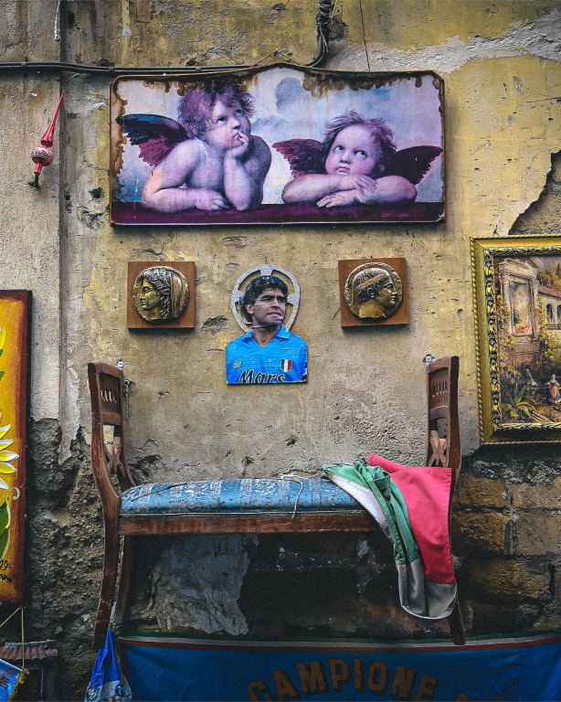 Maradona među napolitanskim anđelima (foto: X/@SerieA) Maradona, Napoli