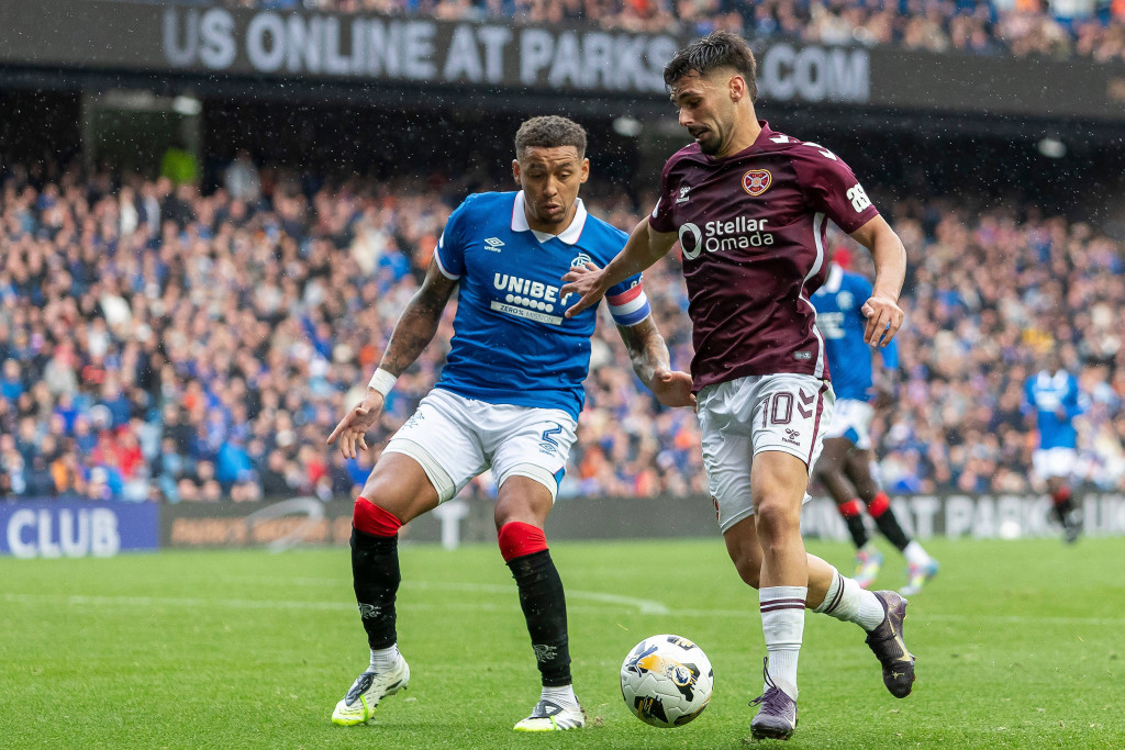 Klaudio Braga (desno) u duelu sa Tavernijerom iz Rendžersa (Guliver / xColinxPoultneyx)