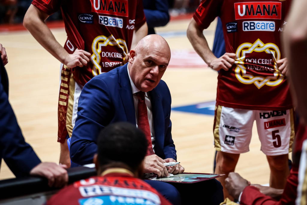 Neven Spahija, glavni trener Rejer Venecije, Foto: Guliver/ xSusannaxAriolix Neven Spahija, glavni trener Rejer Venecije, Foto: Guliver/ xSusannaxAriolix