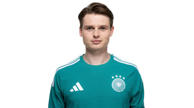 Jonas Urbig